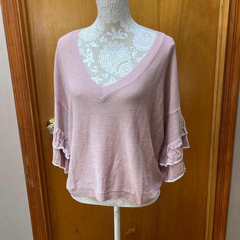 NWOT alley & gabby by 212ny ruffle sleeve sweater. Size M/L
